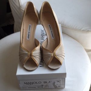 Manolo Blahnik | Shoes | Manolo Blahnik Nude Suede Peep Toe Heels 39